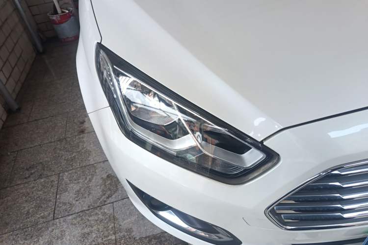 Used Ford Escort 2015 1.5L Automatic Fashion Model