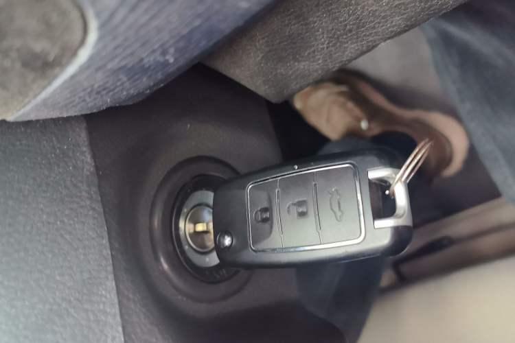 Used FORTHING Lingzhi 2023 M5 1.6L Practical Model 5 Seats