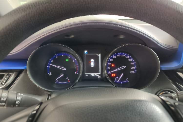 Used Toyota C-HR 2018 2.0L Leading with Sunroof China VI Standard
