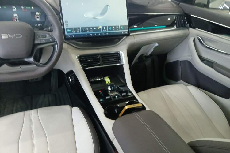 Used BYD Song PLUS New Energy 2025 EV Intelligent Driving Version 520km Premium Model
