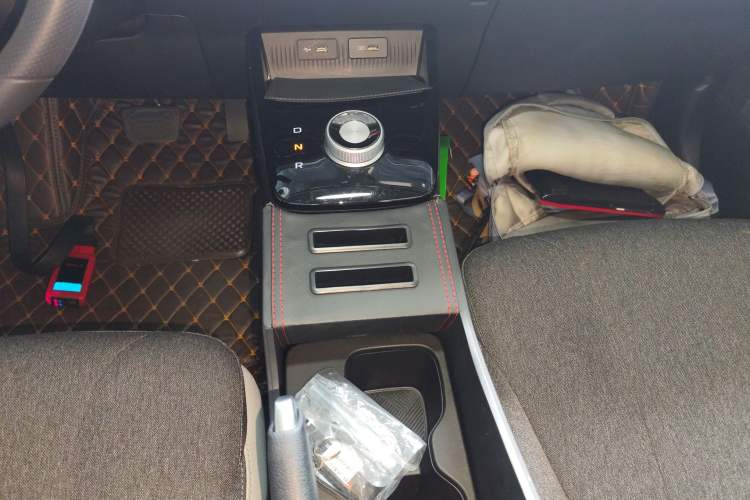 Used Geometry E Firefly 2024 301km Flowing Light
