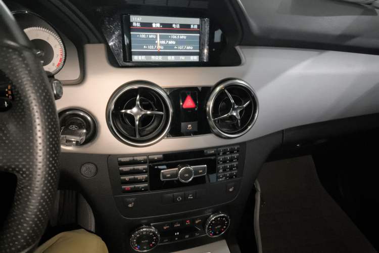 Used Mercedes-Benz GLK-Class 2013 GLK 300 4MATIC Dynamic Sunroof Model