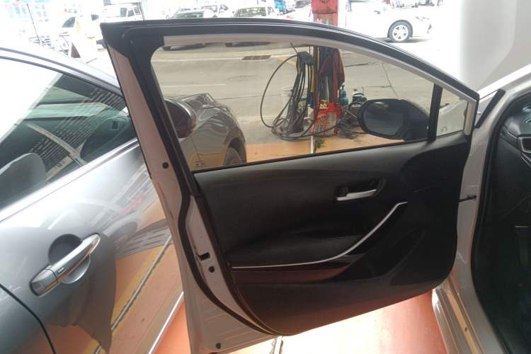 Used Toyota Levin 2022 Dual-Motor 1.8H E-CVT Leading Edition
