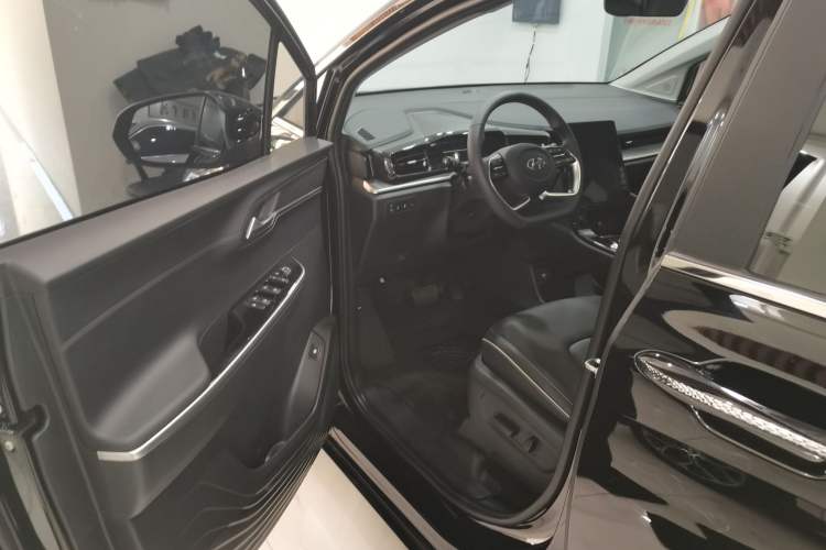 Used Hyundai Custo 2024 270TGDi LUX Prestige Edition