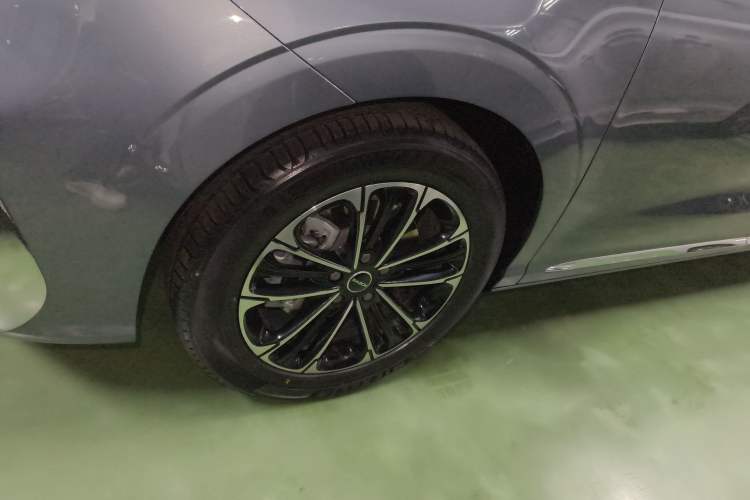 Used Roewe iMAX8 2021 400TGI Supreme Series Prestige Edition
