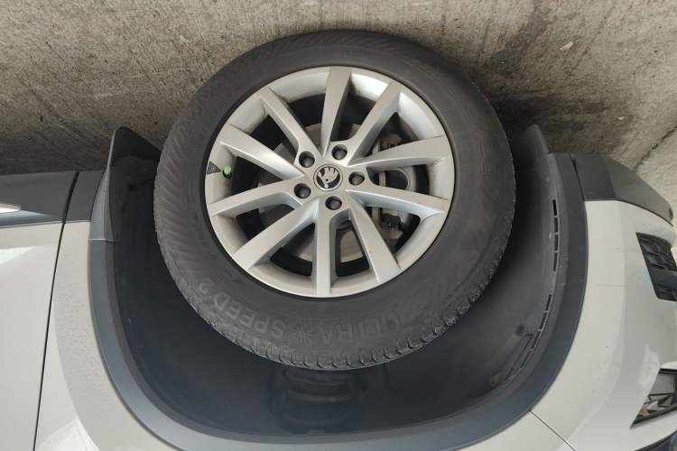 Used Skoda Kodiaq 2018 Facelifted TSI330 5-Seater Two-Wheel-Drive Comfort Edition
