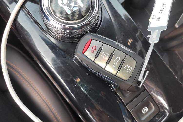 Used Haval DARGO 2022 2.0T DCT Two-Wheel Drive Huazhong Hound Edition
