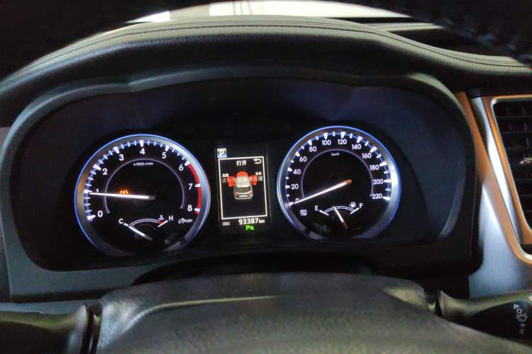 Used Toyota Highlander 2018 2.0T Four-Wheel Drive Luxury Version 7 Seats China VI Standard
