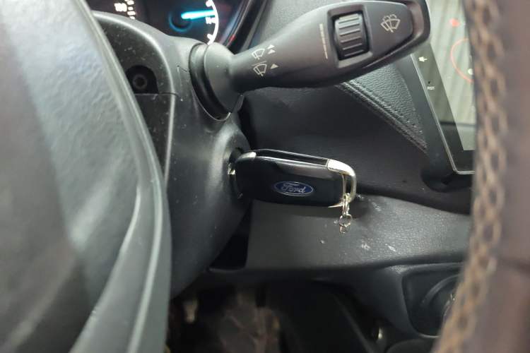 Used Ford Escort 2015 1.5L Automatic Fashion Model