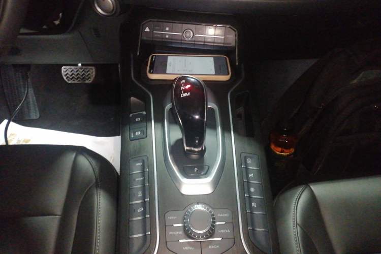 Used Wey VV5 2021 1.5T Two-Wheel Drive Color Pioneer