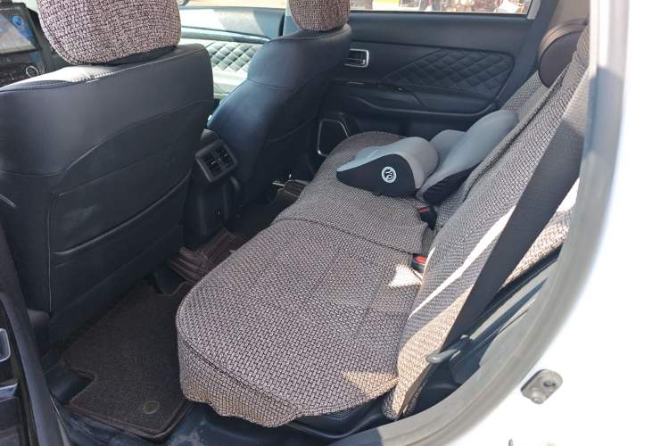 Used Mitsubishi Outlander 2020 2.4L 4x4 Zhi Xiang Edition 5 Seats