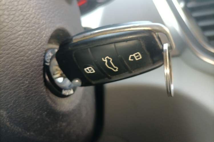 Used  M4 2019 Business Series 2.0L Manual - China VI Standard