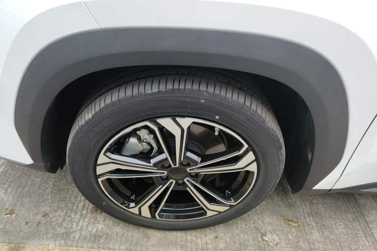 Used  L7 2024 1.5T 115 km PLUS Dragon Edition