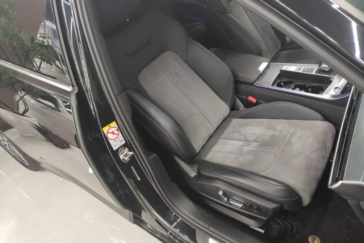 Used Audi A6L 2023 Revised 40 TFSI Luxury Dynamic Edition
