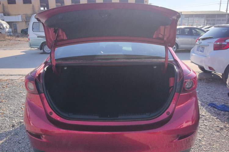 Used Mazda Mazda 3 Axela 2014 Sedan 1.5L Automatic Comfort Model
