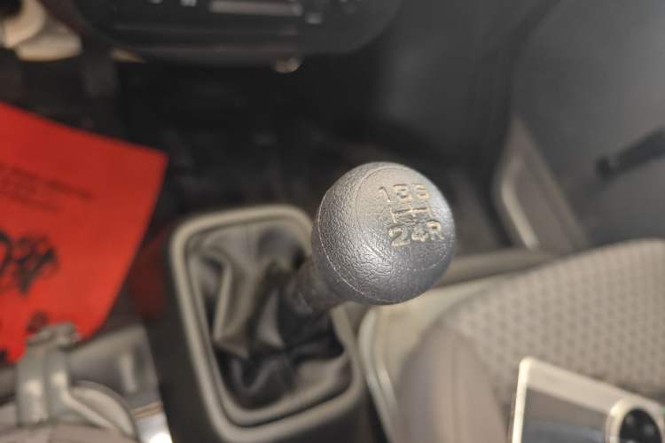 Used Wuling Zhiguang 2023 1.5L Utility Version with Enclosed Windows 2 Seats