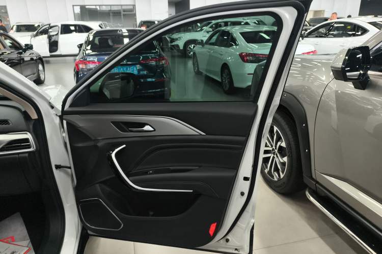 Used Bestune T77 2023 1.5T Automatic Luxury Model
