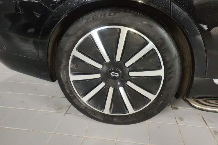 Used Hima AITO M9 2024 Range-Extended Ultra Version 42 kWh 6-Seater Model
