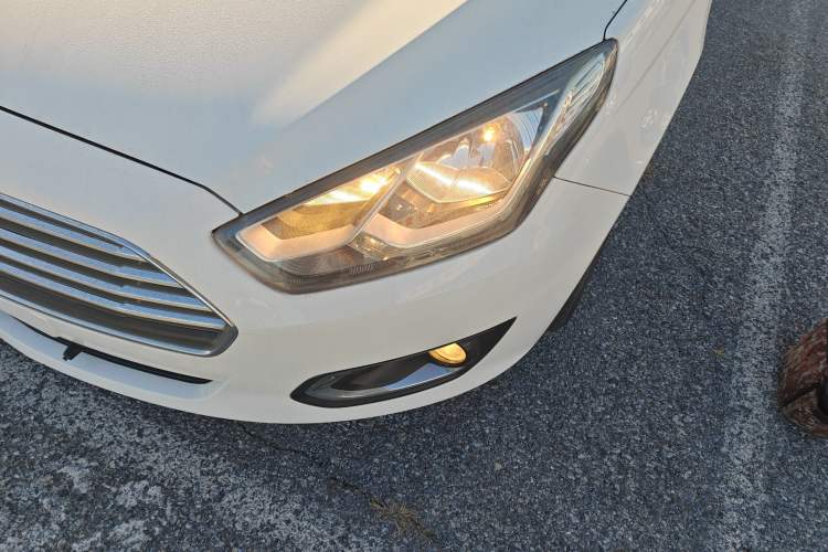 Used Ford Escort 2015 1.5L Manual Fashion Edition