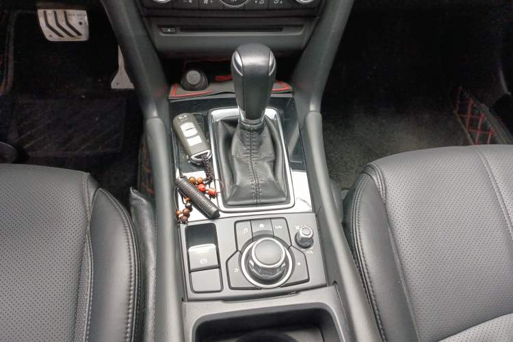 Used Mazda Mazda 3 Axela 2017 Sedan 1.5L Automatic Luxury Model Emission Standard China V
