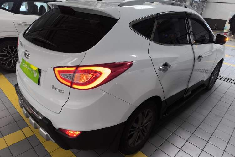 Used Hyundai ix35 2015 2.0L Automatic Two-Wheel Drive Leading Trim China V Standard
