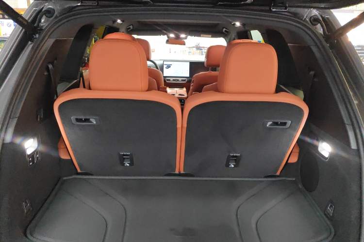 Used Li Auto L8 2023 Pro Model
