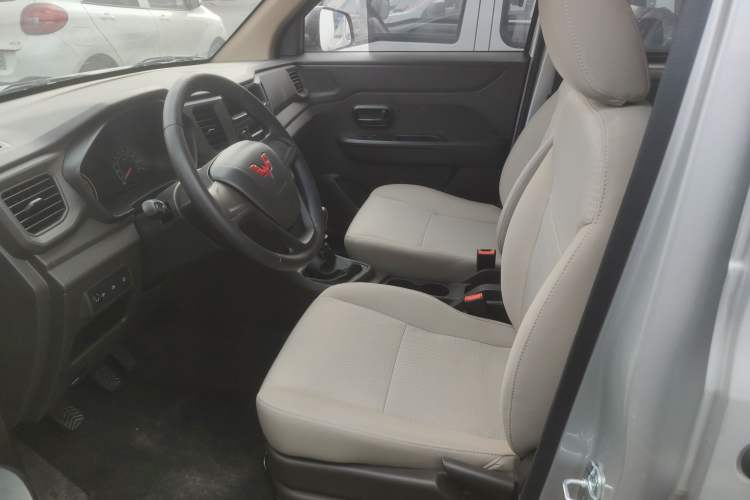 Used Wuling Hongguang V 2022 1.5L Jingqu Edition Electric-Assist LAR
