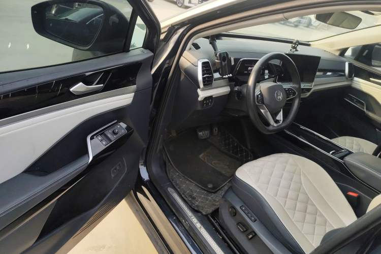 Used Volkswagen ID.6 CROZZ 2021 Long-Range PRO Edition
