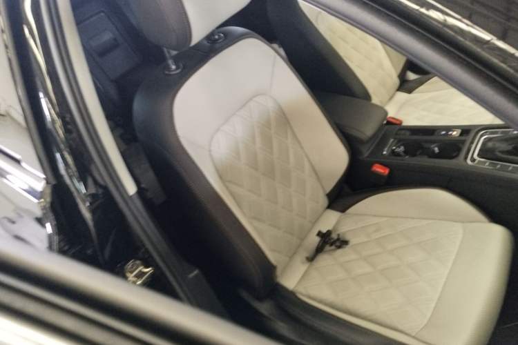 Used Volkswagen Magotan 2023 2 Million Units Commemorative Edition 330TSI DSG Luxury Version
