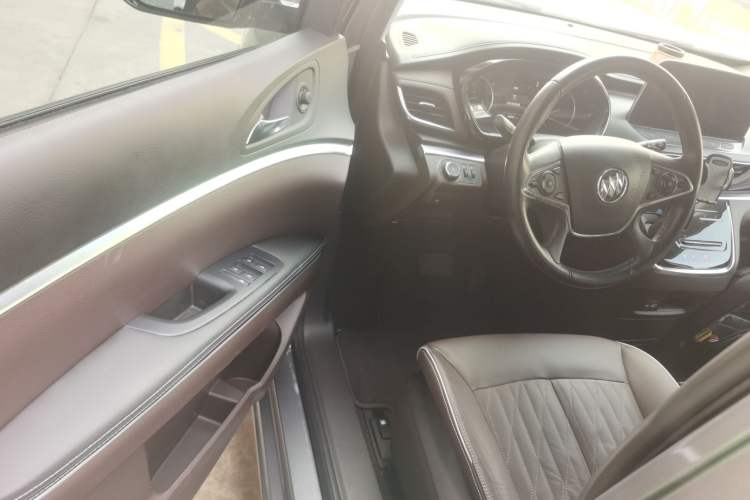 Used Buick GL8 2021 Land Cruiser Executive Class 652T Luxury Model
