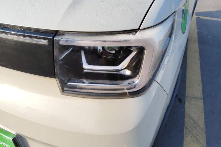 Used Wuling Hongguang MINIEV 2022 GAMEBOY 300km Enthusiast Model with Lithium Iron Phosphate