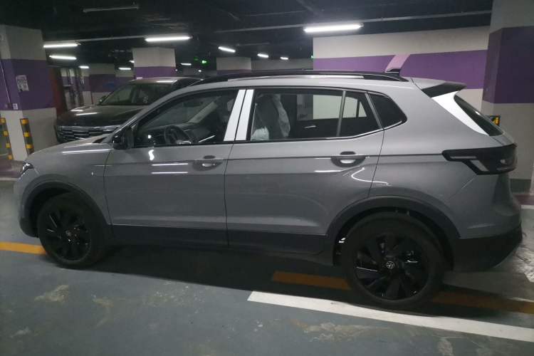 Used Volkswagen Tharu 
