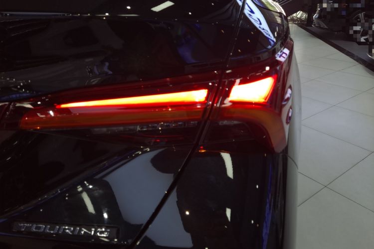 Used Toyota Avalon 2019 2.5L Touring Premium Version China VI Standard
