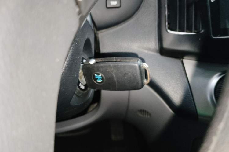 Used Hyundai Celesta 2015 1.6L Automatic Comfort Model
