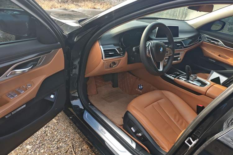 Used BMW 7 Series 2017 730Li Leading Model
