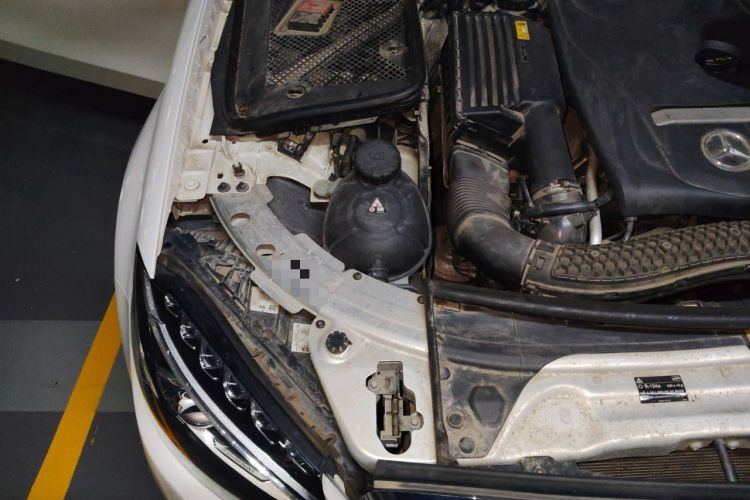 Used Mercedes-Benz C-Class 2015 C 200 L
