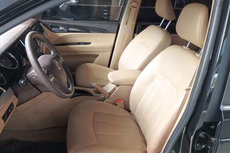 Used Baojun 730 2016 1.5L Manual Comfort Version 7 Seats China V Emission Standard