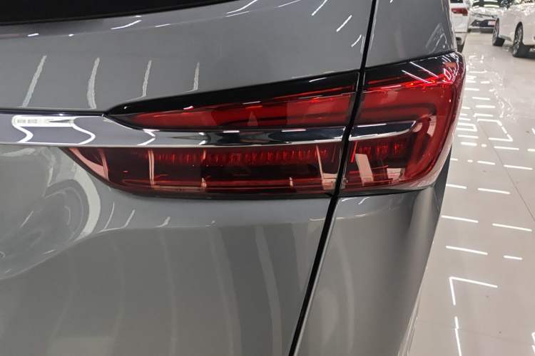 Used Buick GL8 2023 Land Executive Class Smart Enjoyment Model
