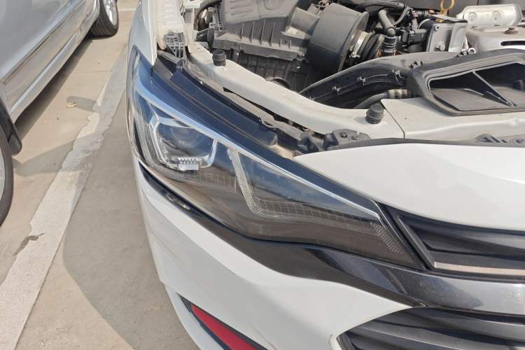 Used Chevrolet Monza 2020 Light Hybrid Redline 320T Dual-Clutch Thrilling Edition
