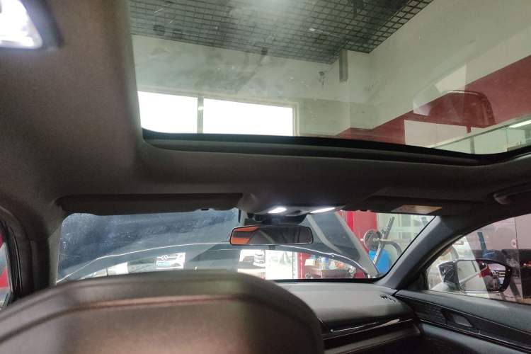 Used Changan UNI-V 2022 1.5T Prestige Version