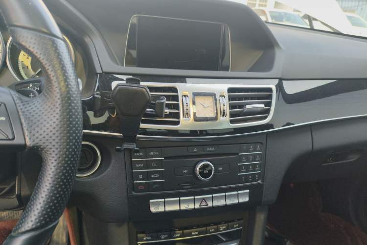 Used Mercedes-Benz E-Class 2015 E 260 L Sport & Fashion Model
