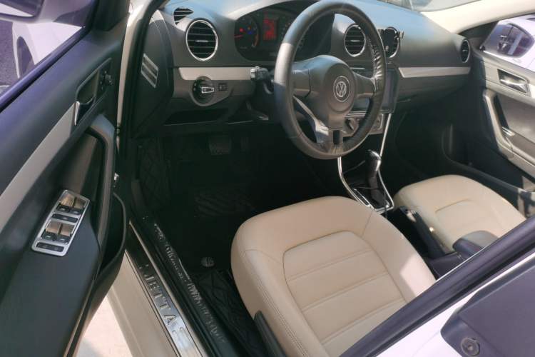 Used Volkswagen Jetta 2015 1.6L Automatic Comfort Model
