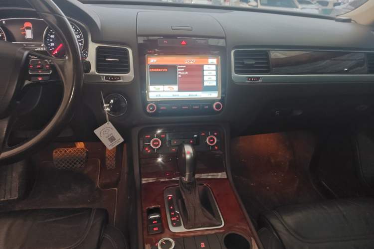 Used Volkswagen Touareg 2011 3.0 TSI Standard Version
