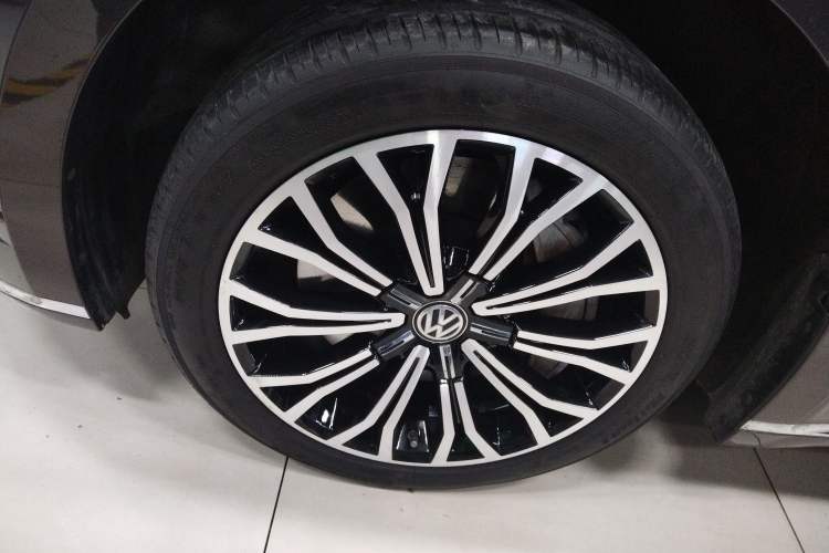 Used Volkswagen Phideon 2016 480 V6 Four-Wheel Drive Supreme Edition
