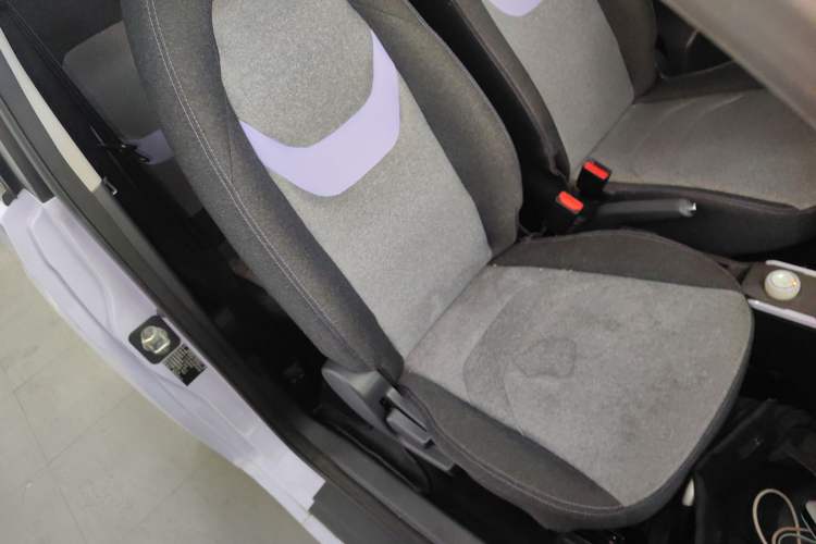 Used Chery QQ Ice Cream 2022 170km Sundae Phosphate Lithium-Ion