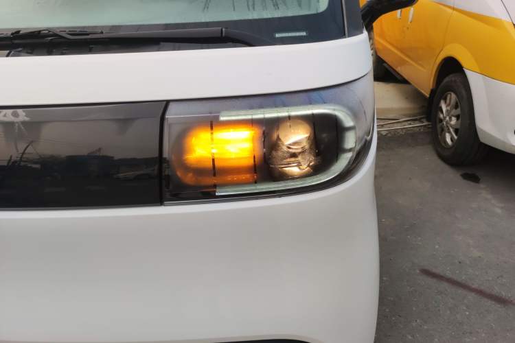 Used SAIC MAXUS Dana V1 2023 V1 Short Wheelbase Low Roof (43 kWh)
