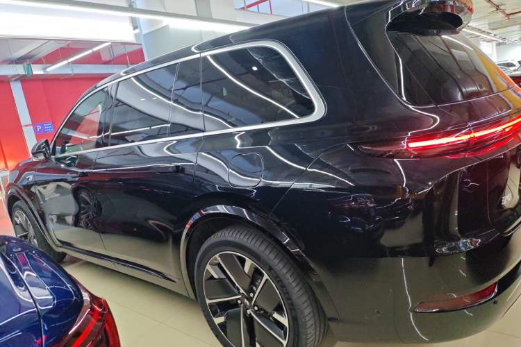 Used Li Auto L9 2025 Pro Smart Refresh Edition
