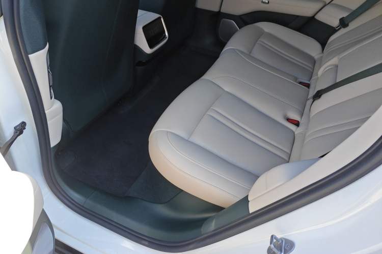 Used  YU7 2025 Ultra-Long Range Rear-Wheel Drive Version