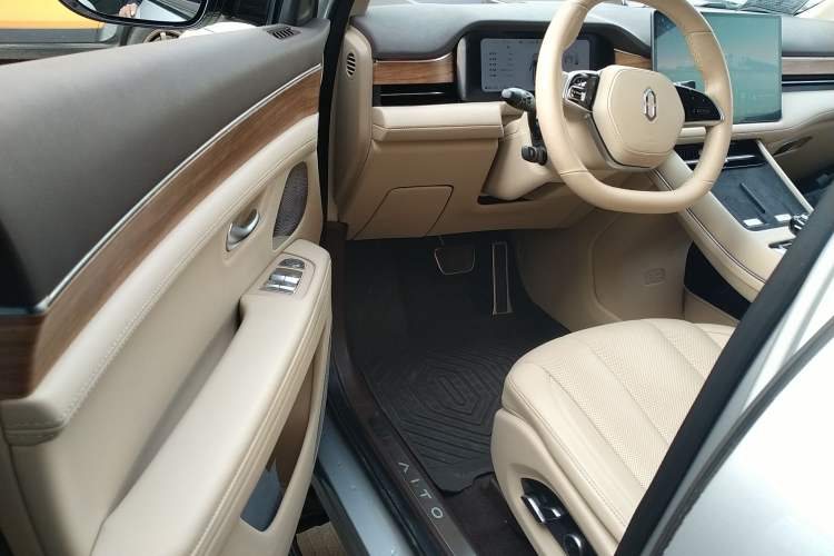 Used Hima AITO M7 2024 1.5T Intelligent Driving Rear-Drive Max Edition 5 Seats
