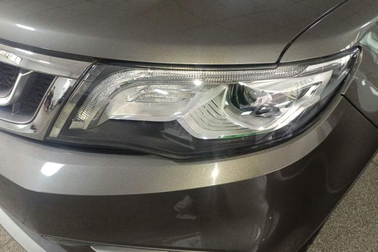 Used Geely Auto Emgrand X7 Sport 2018 1.8TD Automatic Two-Wheel Drive Smart Connect 4G Internet Edition
